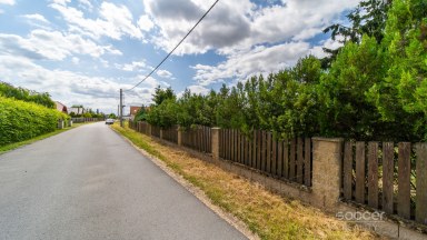 Prodej stavebního pozemku 1300 m2 v obci Záryby.