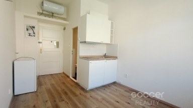Pronájem bytu 1+kk, 15 m2, Praha 3 - Žižkov, ul. Jeseniova.