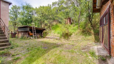 Prodej rodinného domu s velkým stavebním pozemkem - Sehradice, okres Zlín.