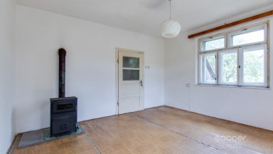 Prodej rodinného domu s velkým stavebním pozemkem - Sehradice, okres Zlín.