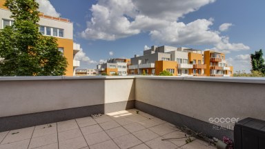 Pronájem bytu 2+kk/T/B/G, v ulici Farkašova, Praha 9 - Kyje. 