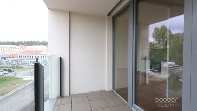 Pronájem bytu 2+kk/B, 46 m2 + 5 m2 balkon, ulice Breitfeldova, Praha 8 – Karlín.