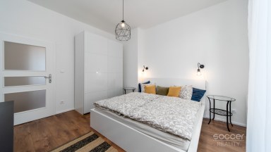 Nadstandardní velmi krásný byt ve vile se zahradou.