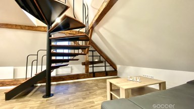 Velmi útulný ateliér ve vile s géniem loci v atraktivním místě. 