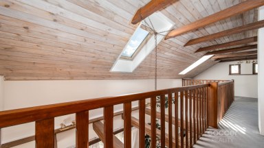 Malebný dům s příjemnou zahradou v atraktivní lokalitě.