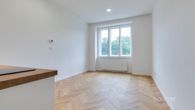 Pronájem bytu 1+kk/Sklep/Wellness, 30 m², Praha 3 – Vinohrady, ul. Vinohradská.