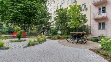 Pronájem bytu 1+kk/Sklep/Wellness, 30 m², Praha 3 – Vinohrady, ul. Vinohradská.