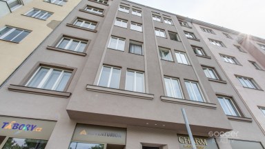 Pronájem bytu 1+kk/Sklep/Wellness, 30 m², Praha 3 – Vinohrady, ul. Vinohradská.