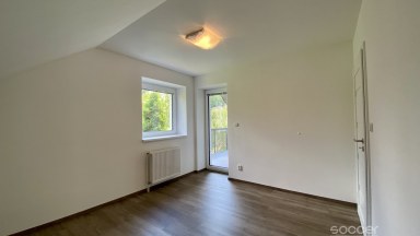 Příjemný dům po celkové modernizaci se zahradou v prestižní lokalitě.