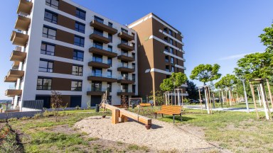 Pronájem nového bytu 2+kk s balkonem a garáží na Praze 9.