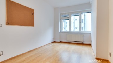 Pronájem bytu 3+1 + hala + šatna + 2x koupelna (celkem 97 m²) na Václavském náměstí