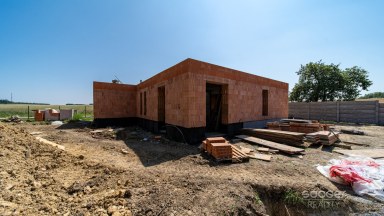Prodej nového domu 5+kk v Praze–Kolodějích.