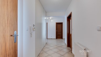 Pronájem bytu 4+kk/T/S/G, 156 m2, ul. Šlikova, Praha 6 – Břevnov.