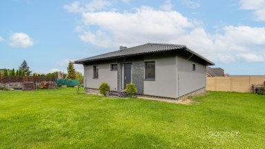 Rodinný dům 4+kk s terasou a zahradou, Kaňk u Kutné Hory.