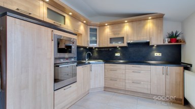 Pronájem bytu 3+1 s balkonem, v ulici U Školky, Nupaky. 