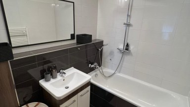 Pronájem bytu 2+kk/B/G, 58 m2, ulice Sousedíkova, Praha 9 - Vysočany. 