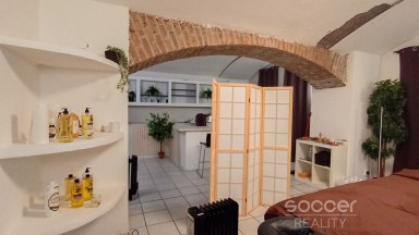 Pronájem bytu 2+kk/T, 60 m2, ul. Jirečkova, Praha 7 - Holešovice.