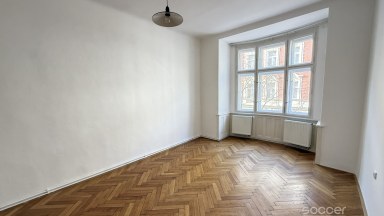 Pronájem bytu 3+1, 110 m2 v Praze 3, ulice Nitranská.