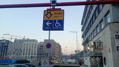 Pronájem krásného bytu 1+kk 38 m2/PS/S, ul. Randova, Praha 5 - Smíchov.